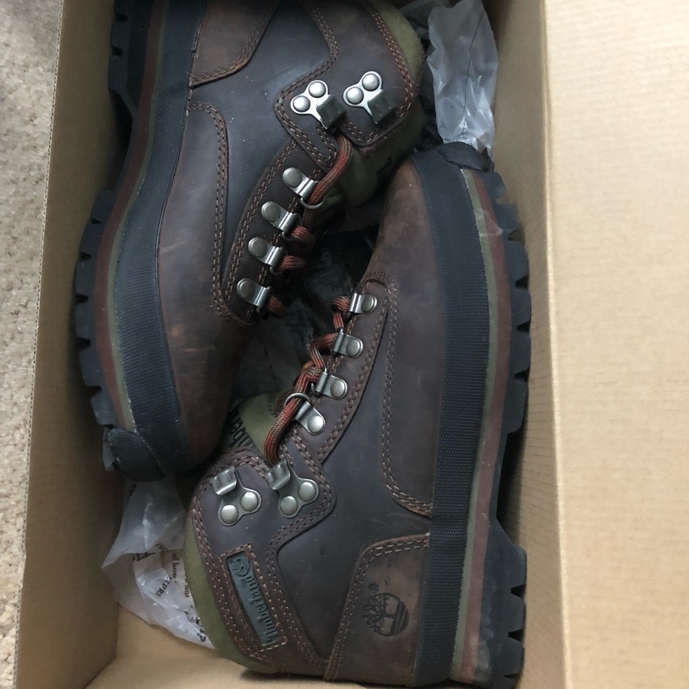 Size 6 women’s timberlands